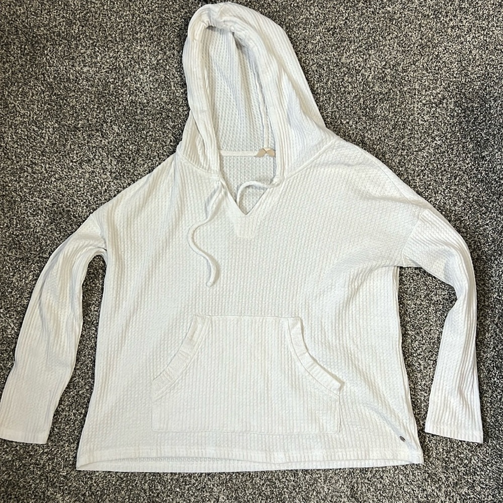 Roxy long sleeve hoodie. Textured white long sleeve with hood.